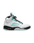 Air Jordan 5 Retro 'Island Green' på hvit bakgrunn, peker mot høyre