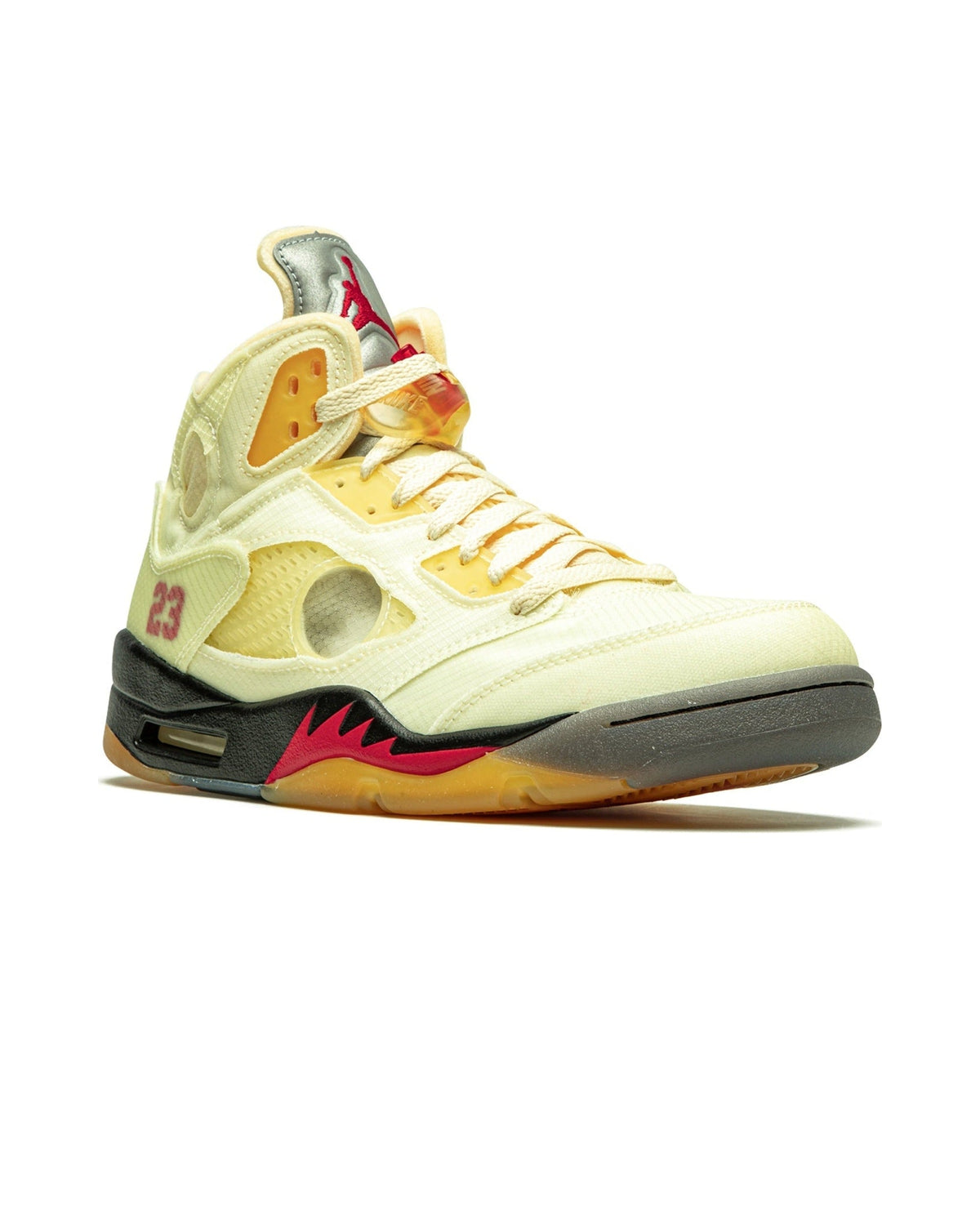 Jordan 5 Retro Off-White Sail på hvit bakgrunn, peker mot høyre