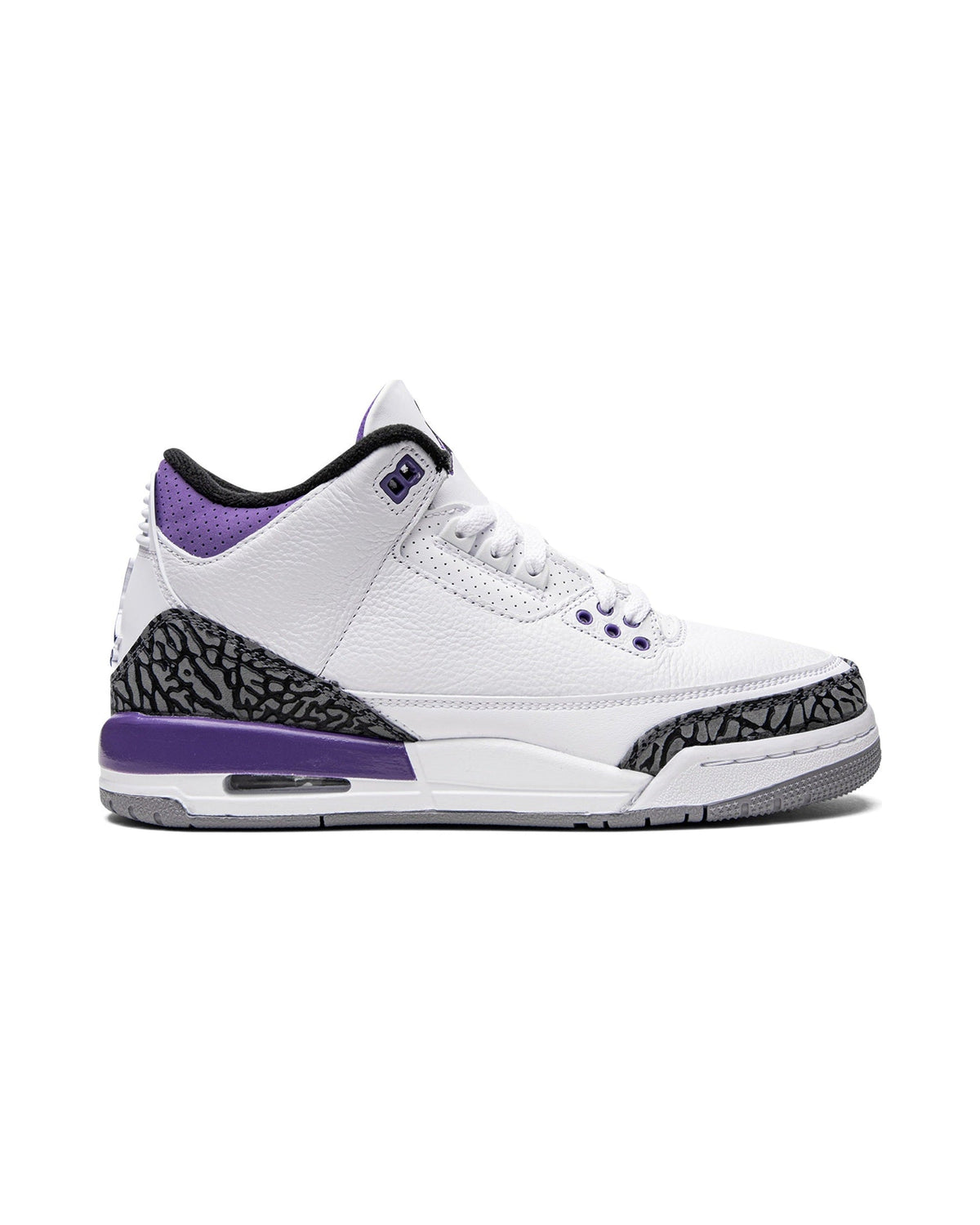 Jordan 3 Retro Dark Iris på hvit bakgrunn