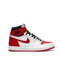 Jordan 1 Retro High OG Heritage på hvit bakgrunn, peker mot høyre