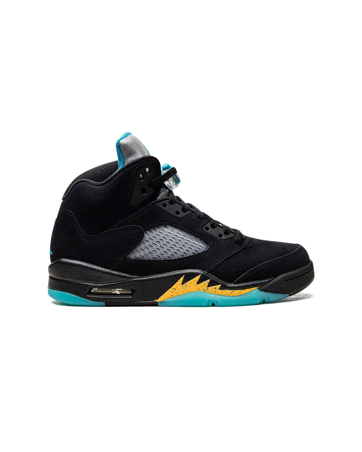 Jordan 5 Retro Aqua på hvit bakgrunn, peker mot høyre