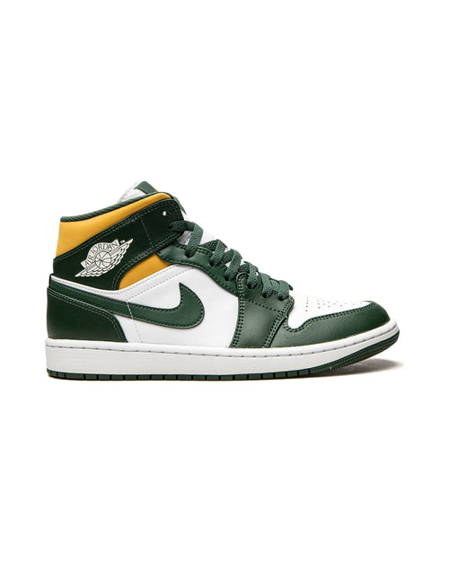Jordan 1 Mid Sonics (2021) på hvit bakgrunn, peker mot høyre