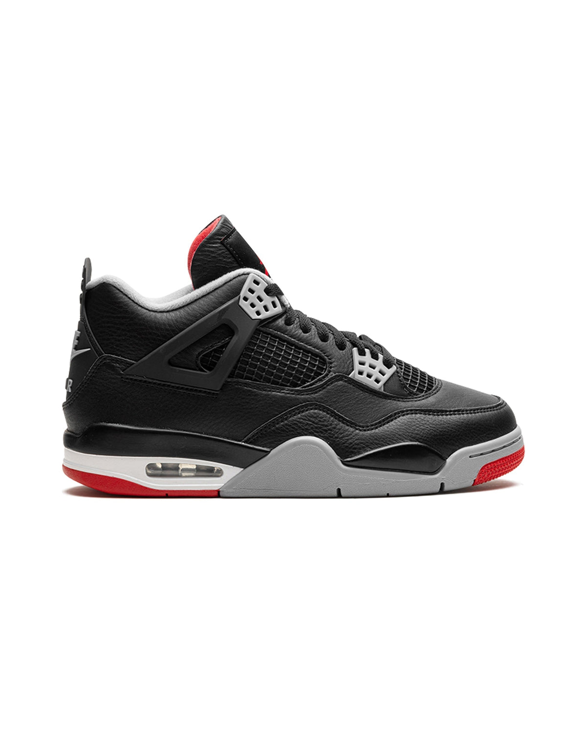 Jordan 4 Retro Bred Reimagined på hvit bakgrunn, peker mot høyre