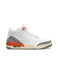 Jordan 3 Retro Georgia Peach (Women's) på hvit bakgrunn, peker mot høyre