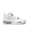 Jordan 4 Retro White Oreo (2021) på hvit bakgrunn, peker mot høyre
