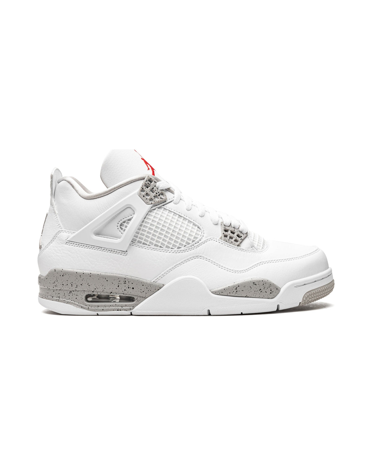 Jordan 4 Retro White Oreo (2021) på hvit bakgrunn, peker mot høyre